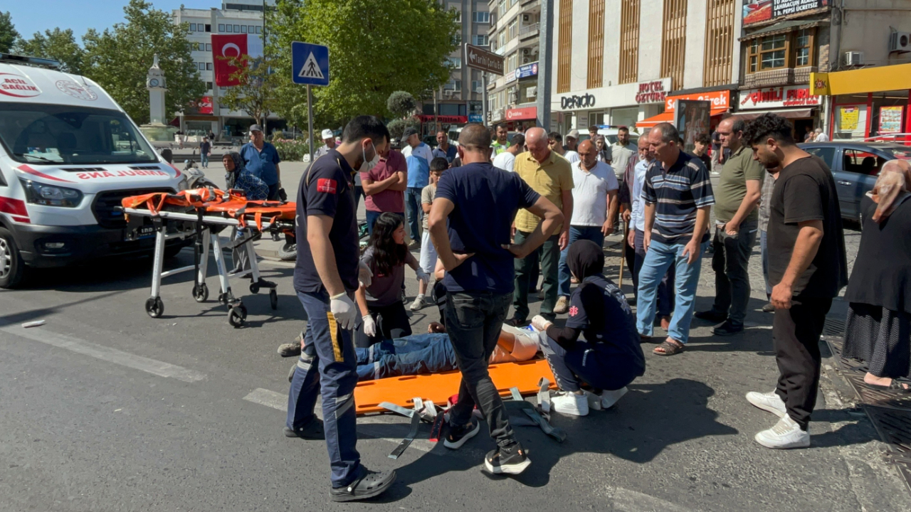Otomobil ile elektrikli bisiklet çarpıştı: 1 yaralı