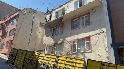 Kağıthane'de balkon çöktü: Bina tahliye edildi