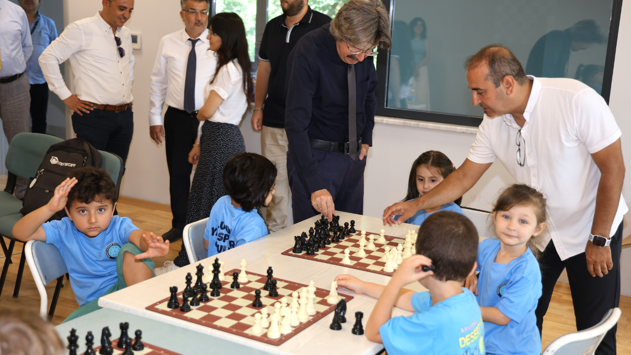 BUÜ’nün yaz okulunda minikler eğitimi ve eğlenceyi bir arada yaşıyor
