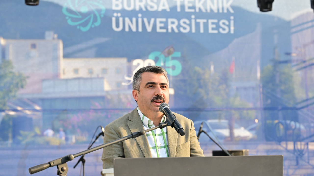 Başkan Oktay Yılmaz mezun olan gençlerin heyecanına ortak oldu