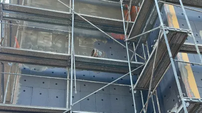 5'inci kattan düşen işçi hayatını kaybetti