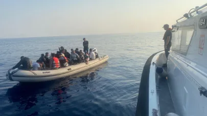 Lastik botla sürüklenen 37 kaçak göçmen kurtarıldı