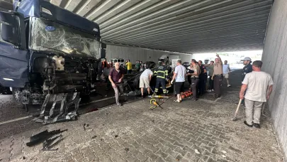 Kastamonu'da otomobil tırla çarpıştı: 3 ölü, 4 yaralı