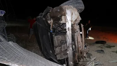 Alkollü sürücünün otomobili gurbetçi ailenin aracına çarpıp takla attı