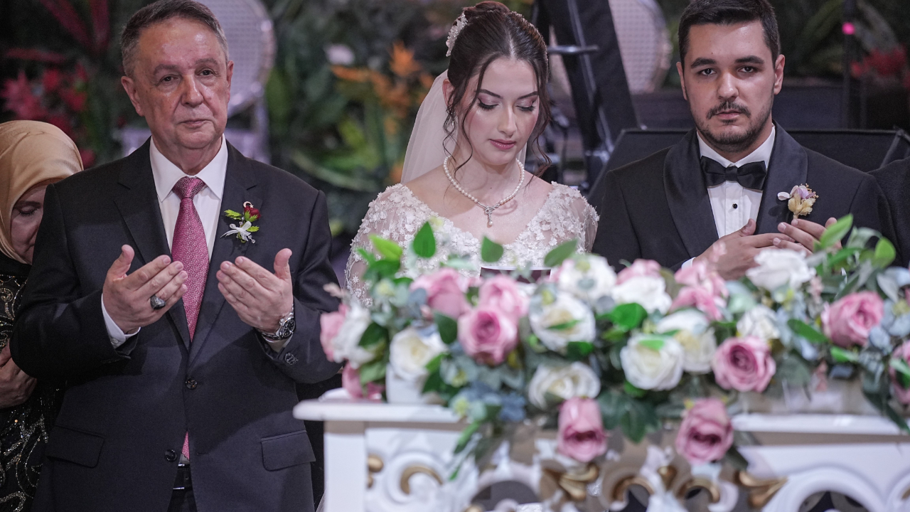 Bursa protokolünü buluşturan düğün!