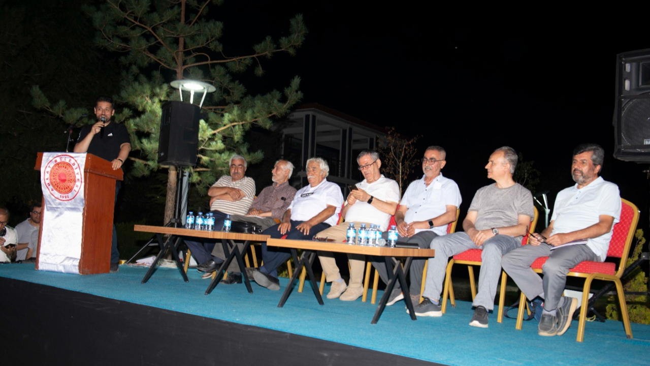 Ahlat’ta 'Şiir Gecesi'ne yoğun ilgi