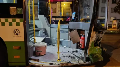 Bursa’da otomobil ile halk otobüsü çarpıştı: 7 Yaralı