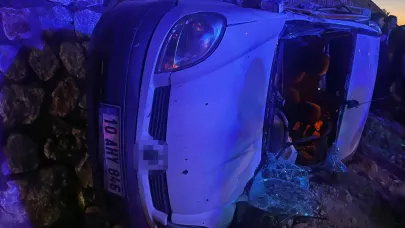 Balıkesir'de otomobiller birbirine girdi! 1 ölü 4 yaralı