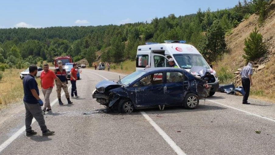 Gümüşhane'de otomobil kontrolden çıktı
