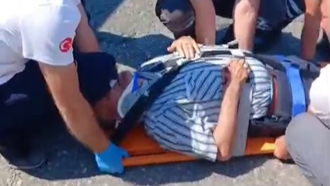Otomobilin çarptığı yaşlı adam yaralandı