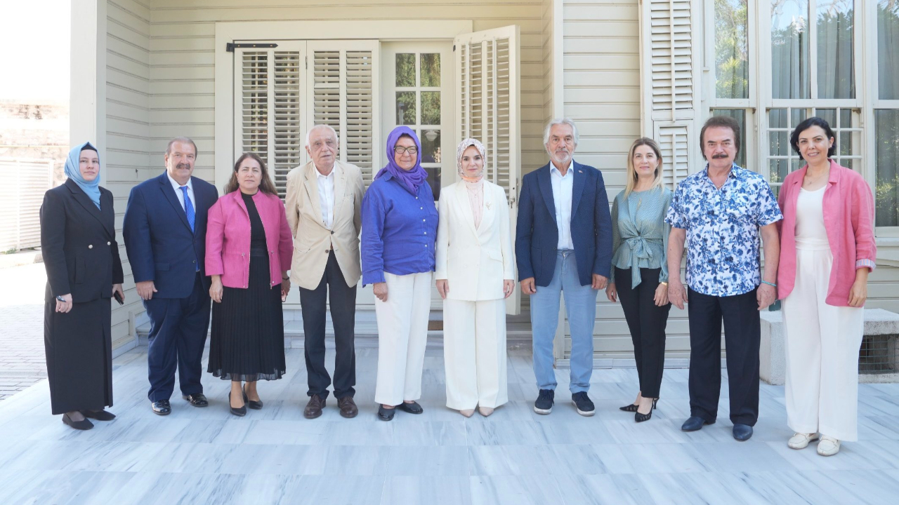 Bakan Göktaş: "Aileyi güçlendiren her adımı kültürle destekliyoruz"