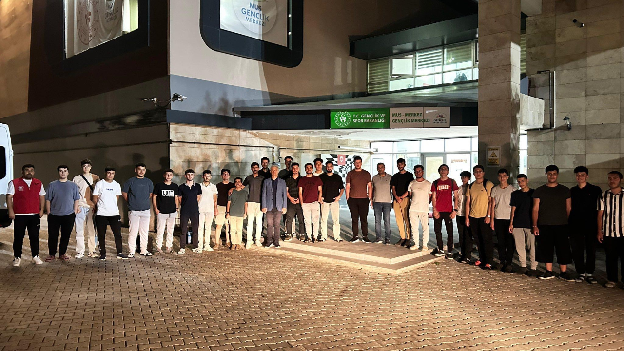Muşlu gençler Rize Fındıklı Kampı'na uğurlandı