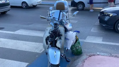 Otomobil ile çarpışan motosiklet sürücüsü ağır yaralandı
