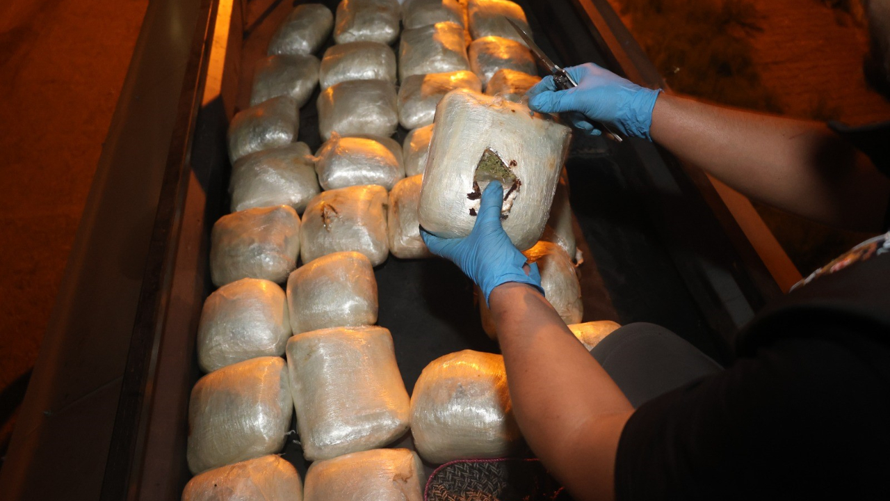Yakıt tankerinden 21.5 kilo uyuşturucu çıktı