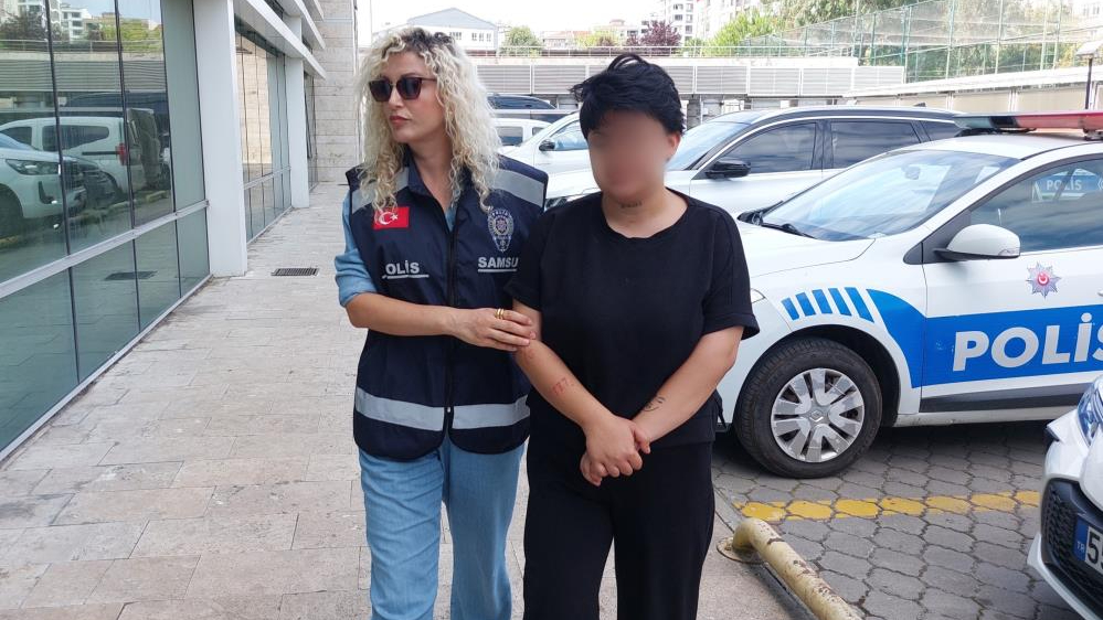 Annesini bıçaklayan kız gözaltına alındı