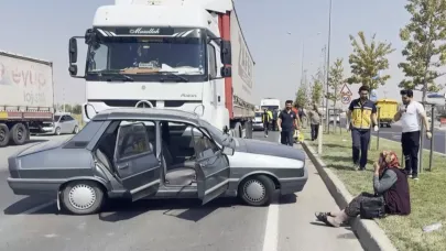 Tır otomobile çarptı: 3 yaralı