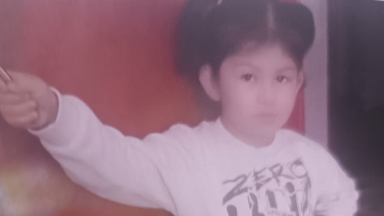 Oynarken boynuna bornoz ipi dolanan küçük kız canından oldu