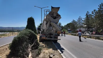 Kütahya'da mikser tıra çarptı: 1 yaralı