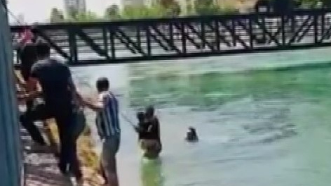 Boğulmak üzere olan çocuğu inşaat işçisi kurtardı