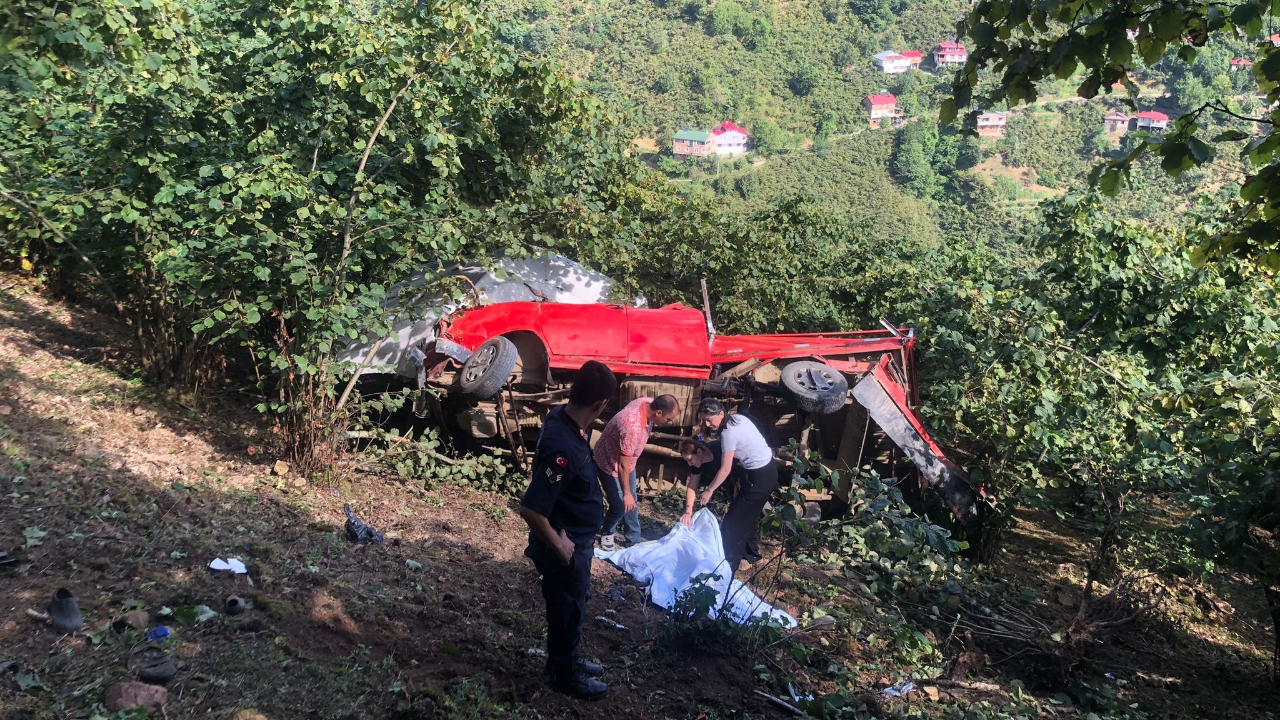 Fındık işçilerini taşıyan araç şarampole yuvarlandı: 1 ölü, 9 yaralı