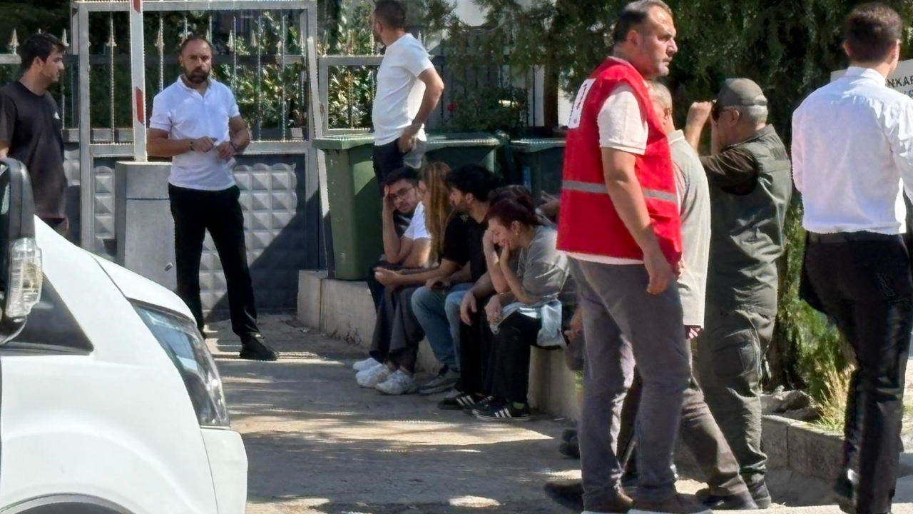 Yangında ölen kişilerin yakınlarının acı bekleyişi...