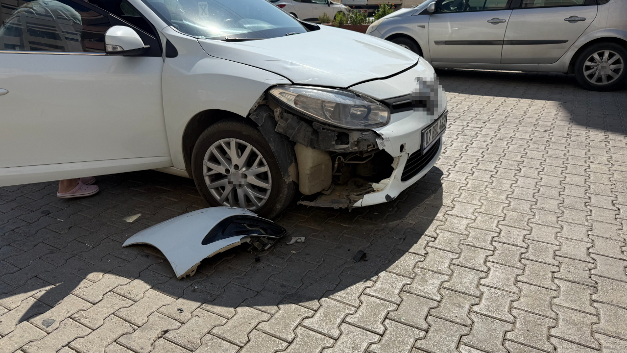 Otomobille motosiklet çarpışınca 1 yaralı