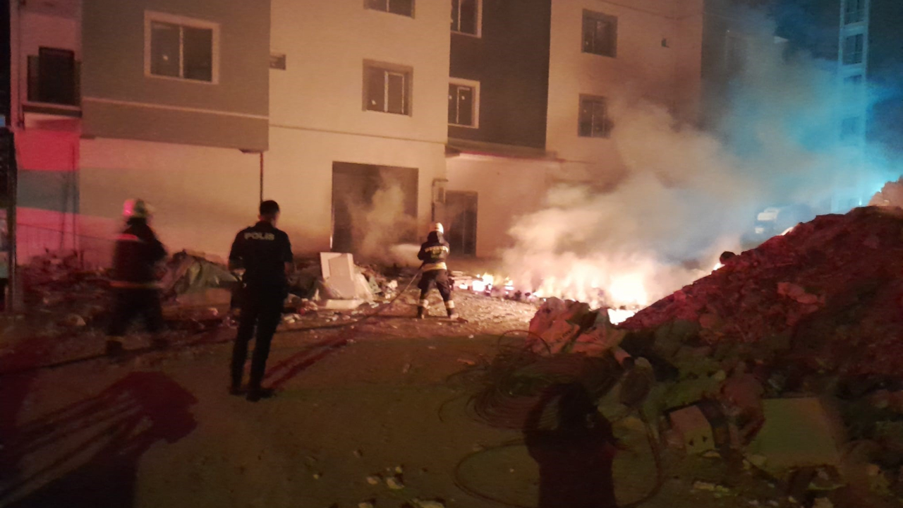 İnşaat önünde yangın paniği