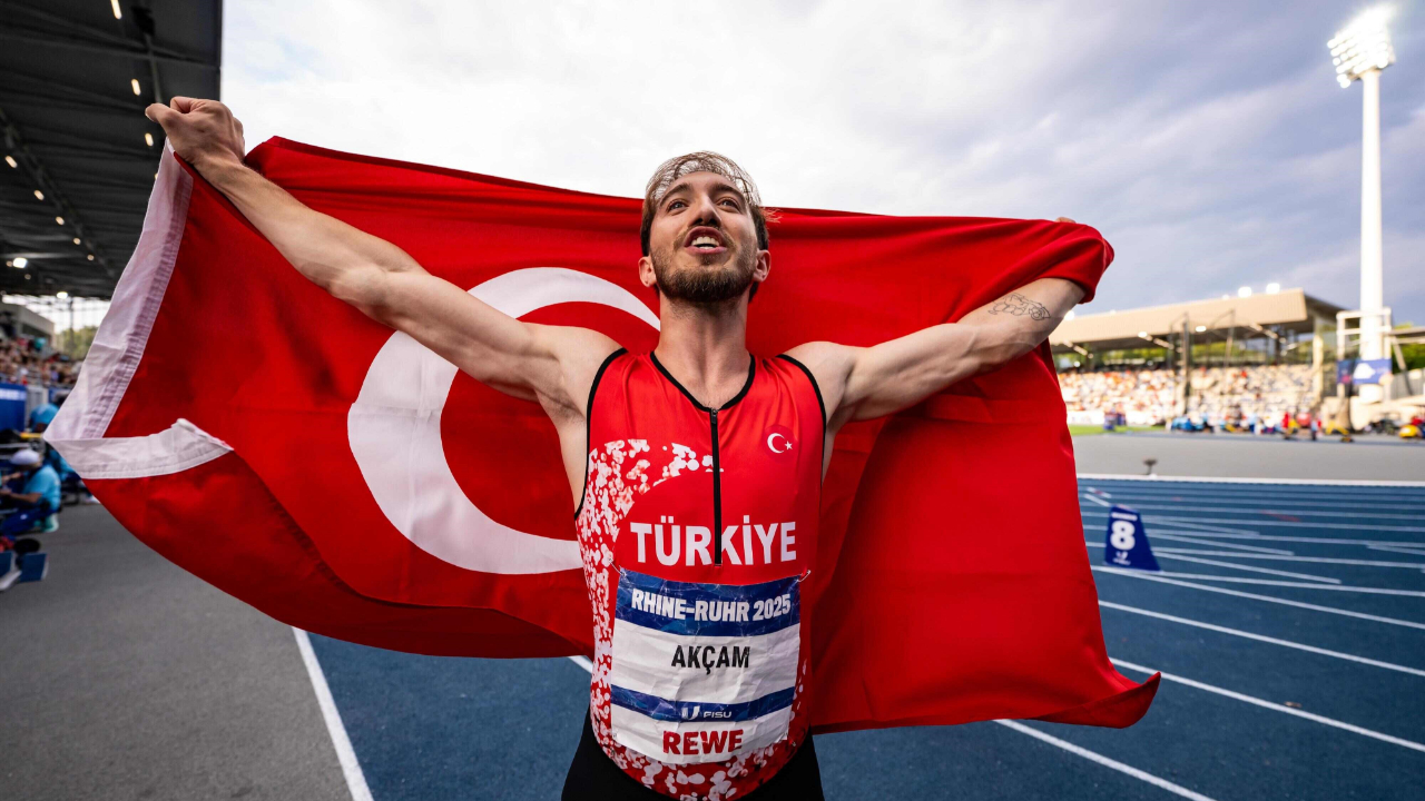 Berke Akçam’dan altın madalya