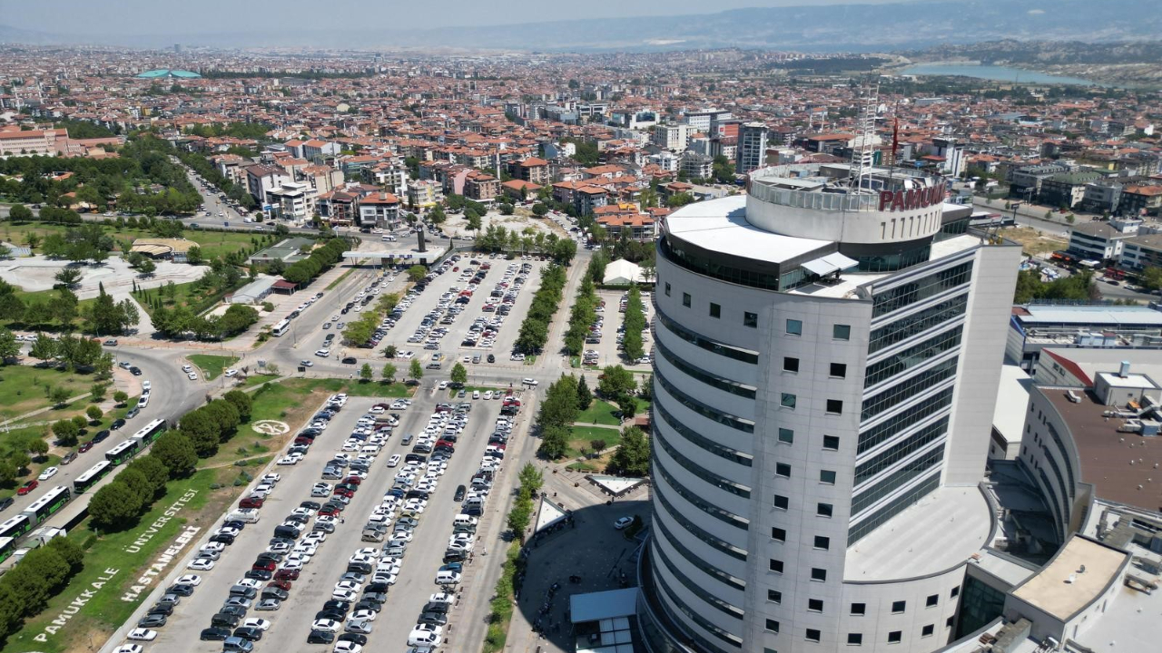 14 katlı hastane binası dron ile yıkandı