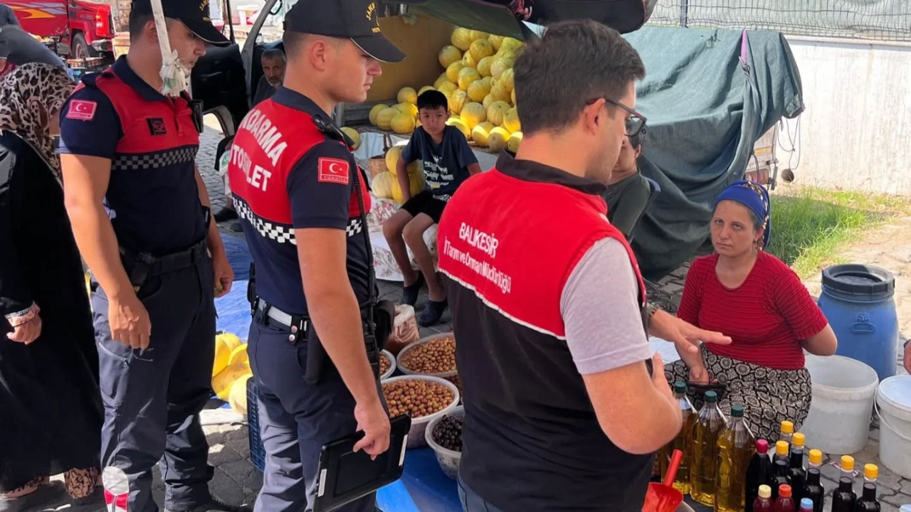 Balıkesir'de Tarım ve Orman ekipleri pazarı denetledi