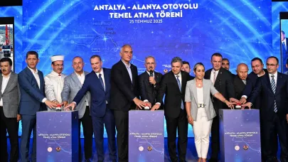 Bakan Uraloğlu: "Antalya-Alanya Otoyolu ile seyahat süresi 36 dakikaya inecek"