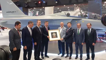 Cumhurbaşkanı Yardımcısı Cevdet Yılmaz IDEF 2025'i ziyaret etti