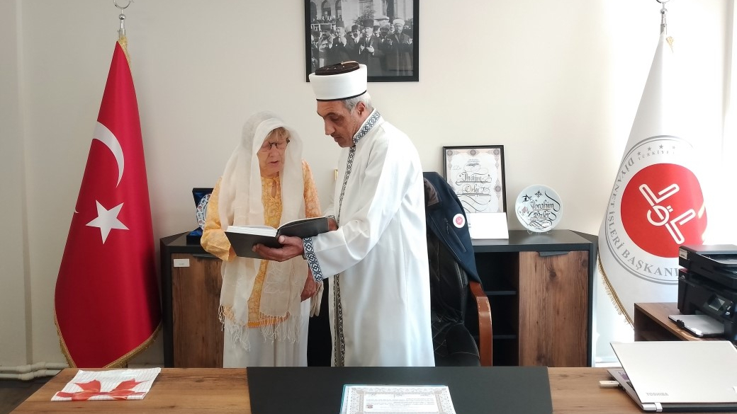 Alman vatandaş Mudanya'da müslüman oldu