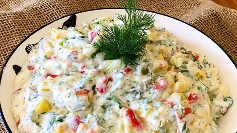 Köz biberli yoğurtlu patates salatası nasıl yapılır?