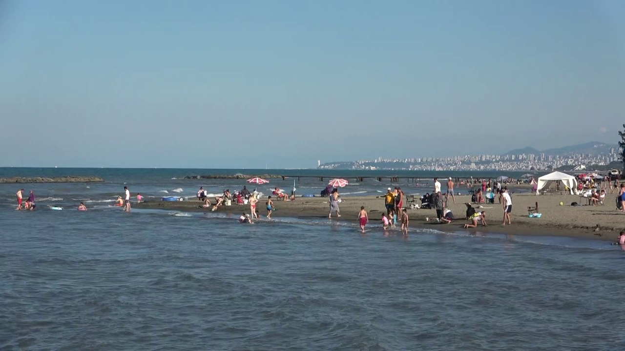Samsun'da arkadaşlarıyla denize giren genç boğuldu