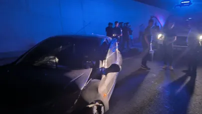 Van'da otomobil kaldırıma çarptı: 2 yaralı