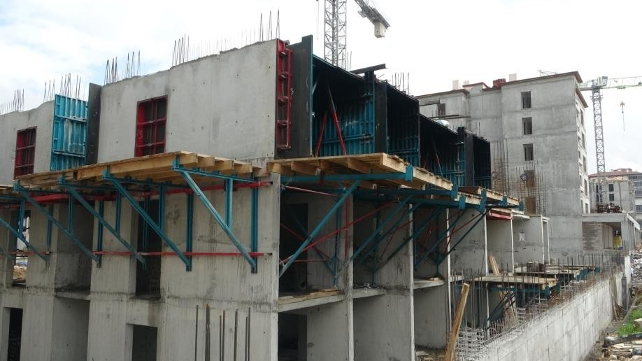 Malatya’da işçi inşaattan düştü