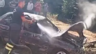 Kastamonu’da otomobilde çıkan yangın ormana sıçradı