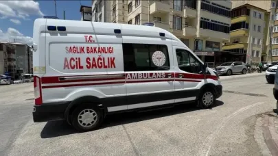 Otomobil ile motorlu bisiklet çarpıştı: 1 yaralı