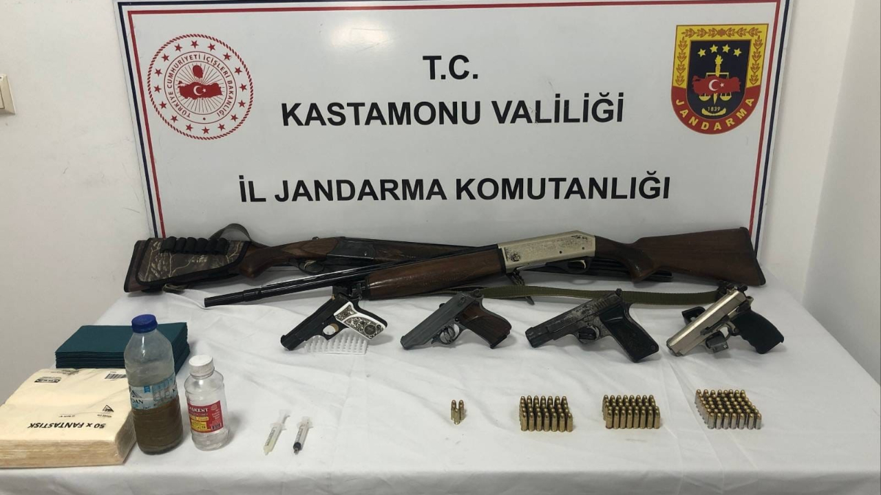 Kastamonu’da silah kaçakçılığı operasyonu: 4 gözaltı