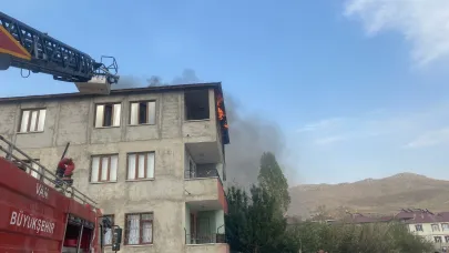 Van’da korkutan çatı yangını