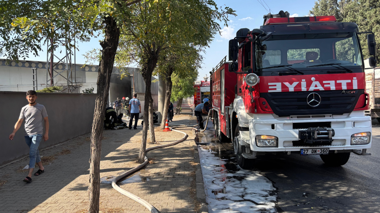 Fabrikada çıkan yangın söndürüldü