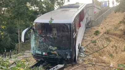 Servis otobüsü şarampole yuvarlandı: 8 yaralı