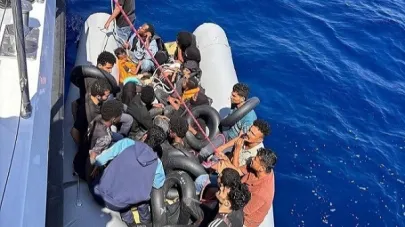Kuşadası'nda 22 düzensiz göçmen kurtarıldı
