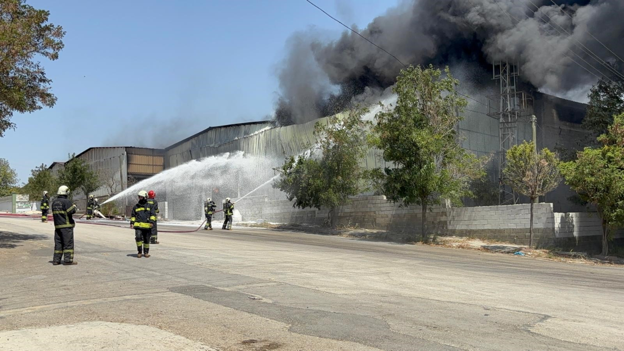 Gaziantep'te halı fabrikasında korkutan yangın