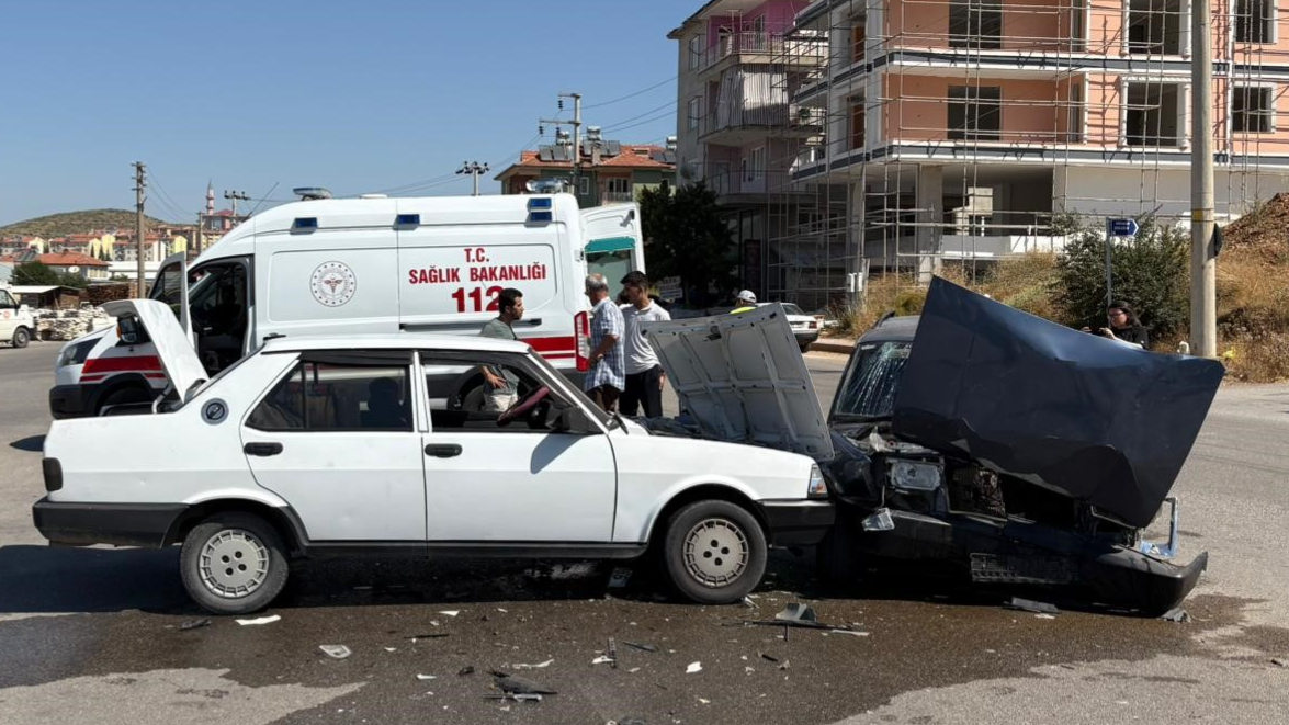 Burdur'da trafik kazası: 5 yaralı