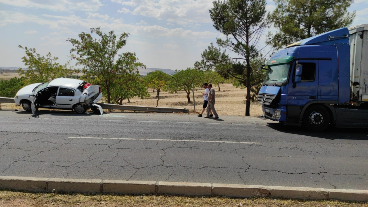 Şanlıurfa'da trafik kazası: 3 yaralı
