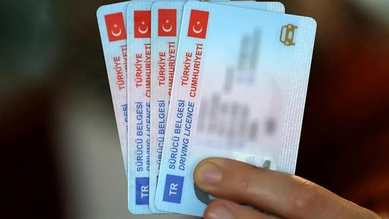 Eski tip ehliyetler 31 Temmuz'da geçersiz olacak