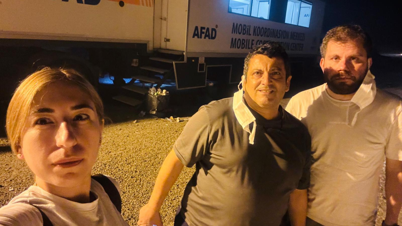 Bursalı eczacılar yangın bölgelerinde görev başında