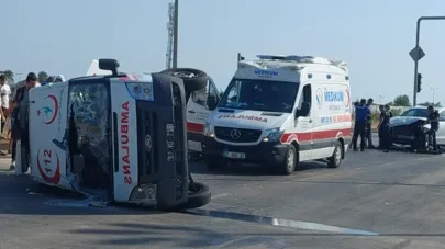 Hasta taşıyan ambulans kaza yaptı: 2 yaralı